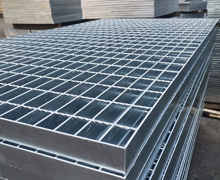 不銹鋼鋼格柵G504/40/100W，表面拋光處理，1.2米寬