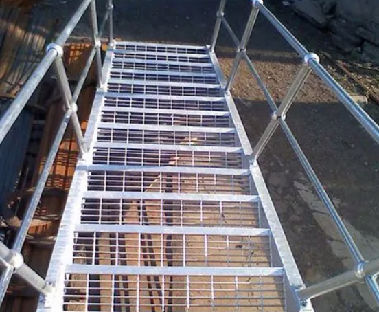 格柵踏步TA-255/30/100SG 730*215 Q235B鍍鋅 盤梯踏步板 格柵踏步TA-255/30/100SG 730*215 Q235B鍍鋅 盤梯踏步板